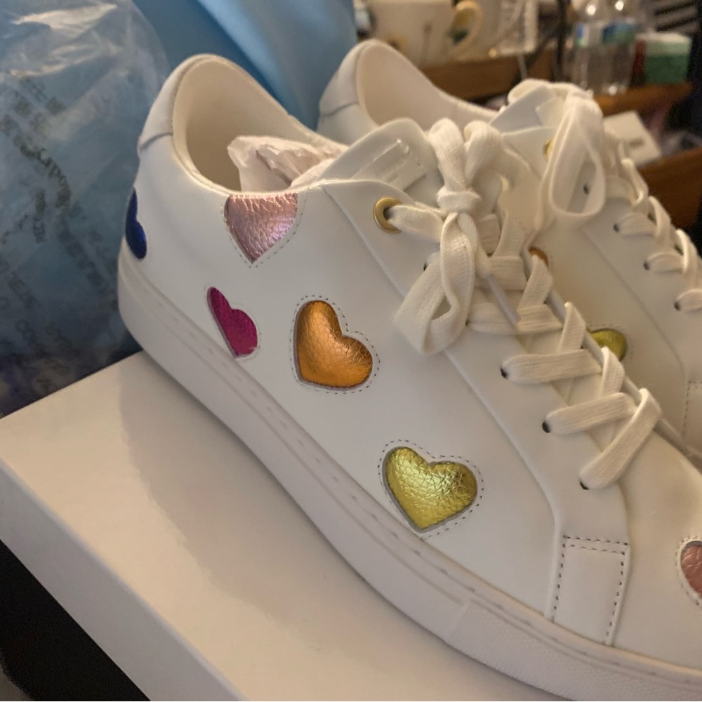 Kurt Geiger Lane Love heart sneakers new in box